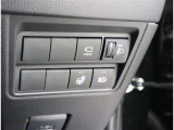 各スイッチ類が使いやすい位置にレイアウトされています。便利な機能をご利用ください。