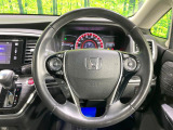 【純正革巻きステアリング】上質な革を使用することで、手にしっかり馴染みとても運転しやすいハンドルです♪