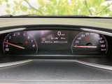 視認性の高いメーターパネルは、運転に必要な情報を一目で確認できます。運転に集中できる、シンプルなデザインが魅力です。