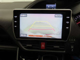 バックモニターを装備しています。車庫入れ時等に車両後方が確認出来るのでとても便利です。