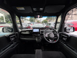 インパネ周りのお写真です。 視界が広く運転もしやすくなっております♪