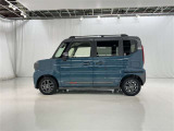 両側パワースライドドア付きだから、狭い駐車スペースなどでの 乗り降りラクラク!小さなお子さまのいるご家庭には嬉しい装備。