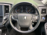 【純正革巻きステアリング】上質な革を使用することで、手にしっかり馴染みとても運転しやすいハンドルです♪
