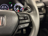 Hondaセンシングの機能のひとつ、アダプティブクルーズコントロール付!アクセルから足を離しても設定したスピードと前車との車間を保ち走行してくれます!車線維持もアシスト☆高速道路で疲労軽減ですね☆