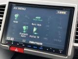 CDやUSB、Bluetoothなど、多様なメディアに対応。お好みの音楽を車内で手軽に楽しめます。音質にもこだわりました。
