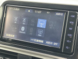 お好みの音楽を車内で楽しめます。様々なソースに対応し、快適なドライブ空間を演出します。クリアな音質で、音楽体験を向上させてください。