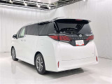 沢山乗れるのがこの車の魅力!2台で移動しないと・・・なんて時もこの車なら1台で!大活躍です♪