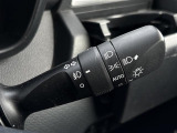 【オートライトシステム】車外の環境に合わせてライトを点灯します♪トンネル入り口では瞬時に点灯するなど、点灯、消灯を車外の明るさに応じて行います♪