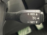 【クルーズコントロール】高速道路もラクラク走行。アクセルを離しても一定速度で走行ができ、長距離運転時の負担を軽減!加速・減速も簡単なスイッチ操作で調整できます。