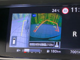 【アラウンドビューモニター】専用のカメラにより、上から見下ろしたような視点で360度クルマの周囲を確認することができます☆死角部分も確認しやすく、狭い場所での切り返しや駐車もスムーズに行えます。