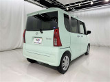 両側パワースライドドア付きだから、狭い駐車スペースなどでの 乗り降りラクラク!小さなお子さまのいるご家庭には嬉しい装備。