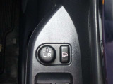 電動格納ドアミラー付き。スイッチ操作でミラーが開閉します。