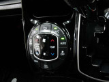 車内の温度管理に便利なオートエアコン☆
