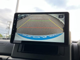 運転の苦手な方でも安心のバックモニター。狭い場所でも安全に駐車できます。ガイドライン表示で、距離感がつかみやすくなっています。