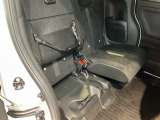 シートをはね上げれば、高さのある荷物も積めます。