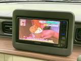 見やすい地図画面で、運転に集中しながらも正確なナビゲーションを実現。渋滞情報も活用して、スムーズな移動をサポートします。