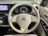 インテリアに合わせたデザインのステアリングは、運転される方のことも考え、運転しやすい形状、大きさです。是非一度、実際に触ってお確かめください。