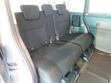 ゆとりある広々とした車内空間は、ドライブを始め買い物やレジャーなど、幅広く活躍します。一人でもみんなとでもお出かけを楽しみましょう!