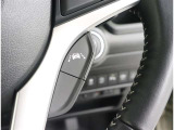 ステアリングスイッチです!視線を逸らすことなく操作することができます!