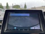 バックビューモニター付きで、ひと目でうしろの状況がわかるためスムーズに駐車できます。