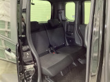 ホンダ車の低床ボディは、チャイルドシートへのお子さまの乗降や荷物の積載もスムーズ。