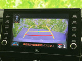 後方確認がスムーズに行えるリアカメラを搭載。駐車時や狭い道での運転も安心です。ガイドライン表示で、より正確な駐車を支援します。