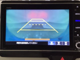 バックでの車庫入れも安心です! リアカメラが付いているバックモニター付のナビを装備しております。操作線もついており距離感も画面から確認できます。