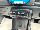 エンジンスタートスイッチ、シフトレバー