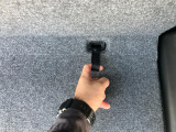 荷室側からリヤシートのスライドできる【左右独立リヤシートスライド】搭載。大きな荷物もバックドアを開けるだけでスムーズに載せられます。