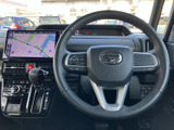 握りやすいステアリングで、快適なドライビングをサポート。操作性も良く、運転の楽しさを高めます。滑らかな操作感も魅力です。