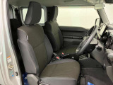 【フロントシート】さまざまな体格の方が快適に運転ができるよう配慮したシートになっております。