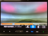 【バックカメラ】運転が苦手な方も車庫入れラクラクです!ギアをリバースに入れれば自動的に切り換わりますので、面倒な操作は不要です♪狭い駐車場もお車を傷つけず安心ですね!