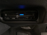 ハンドルの左下にETCがついています。高速道路の料金所の通過も楽々です。 カードの取り出しもしやすい場所についています。