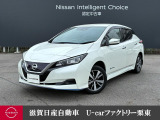 100%電気自動車のリーフです。大容量62kWのバッテリーを搭載。無充電で遠くまで走れます。