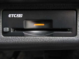 音声案内タイプETC2.0装備☆ビルトインタイプのETCですので、インテリアの邪魔をしません!ETCがあれば、キャッシュレスで料金所をノンストップで通過できます。