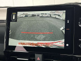 後方モニター表示でバック時の障害物もしっかり見えます!