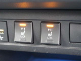 快適温熱シート(運転席・助手席)が装備されています。負担のかかりやすい肩や腰、冷えやすい下肢を効果的に温めてくれます。