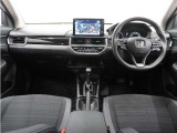 ◆インテリアパネル◆視界広々で非常に運転しやすくロングドライブでも疲れを感じさせないすっきりとまとまったインパネ周りです。