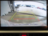 バックガイドモニターで、後方を確認しながら安心して駐車することができます。運転初心者も熟練者も必須の機能ですよ!