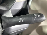 【オートライト(AUTO)】外の明るさをシステムが感知して、自動でヘッドライトが点灯します!ヘッドライトをつけ忘れを防ぐ便利機能です。