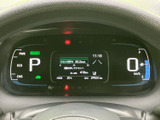 視認性の高いメーターで、運転に必要な情報を的確に把握できます。走行状況や車両の状態が一目でわかります。