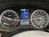 視認性の高いメーター類で、運転に必要な情報を的確に把握できます。運転席をスタイリッシュに演出するデザインです。