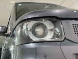 LEDヘッドライトは、点灯の瞬間から最大光量を発揮し、突然暗くなるトンネルなどでの安定感を高めます。