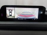 狭い場所での駐車やすれ違いなどでより的確な運転操作に役立つ360&deg;ビューモニターが装備されています。