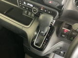 発進時から滑らかに加速する無段階変速のCVTはストップ&ゴーの多い街の中も快適です