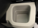 カップホルダーは運転席や助手席からちょうど手の届く位置です!!