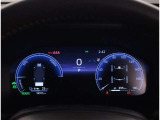 とっても見やすいメーターです。夜間時はラグジュアリーな気分にさせてくれる照明が魅力ですので、夜のドライブも楽しみになりますよ♪