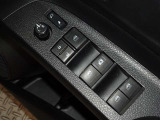 電動格納式ドアミラー・パワーウインドウを装備しています。