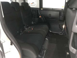 ゆとりある広々とした車内空間は、ドライブを始め買い物やレジャーなど、幅広く活躍します。一人でもみんなとでもお出かけを楽しみましょう!