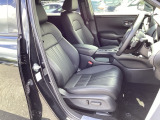 シートはフィット性も良く、楽な運転姿勢を保てます。